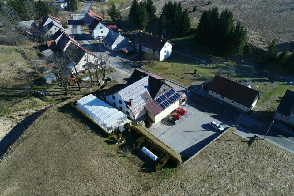 Hotel Pansion I Restoran Bijela Ruza Ravna Gora Esterno foto